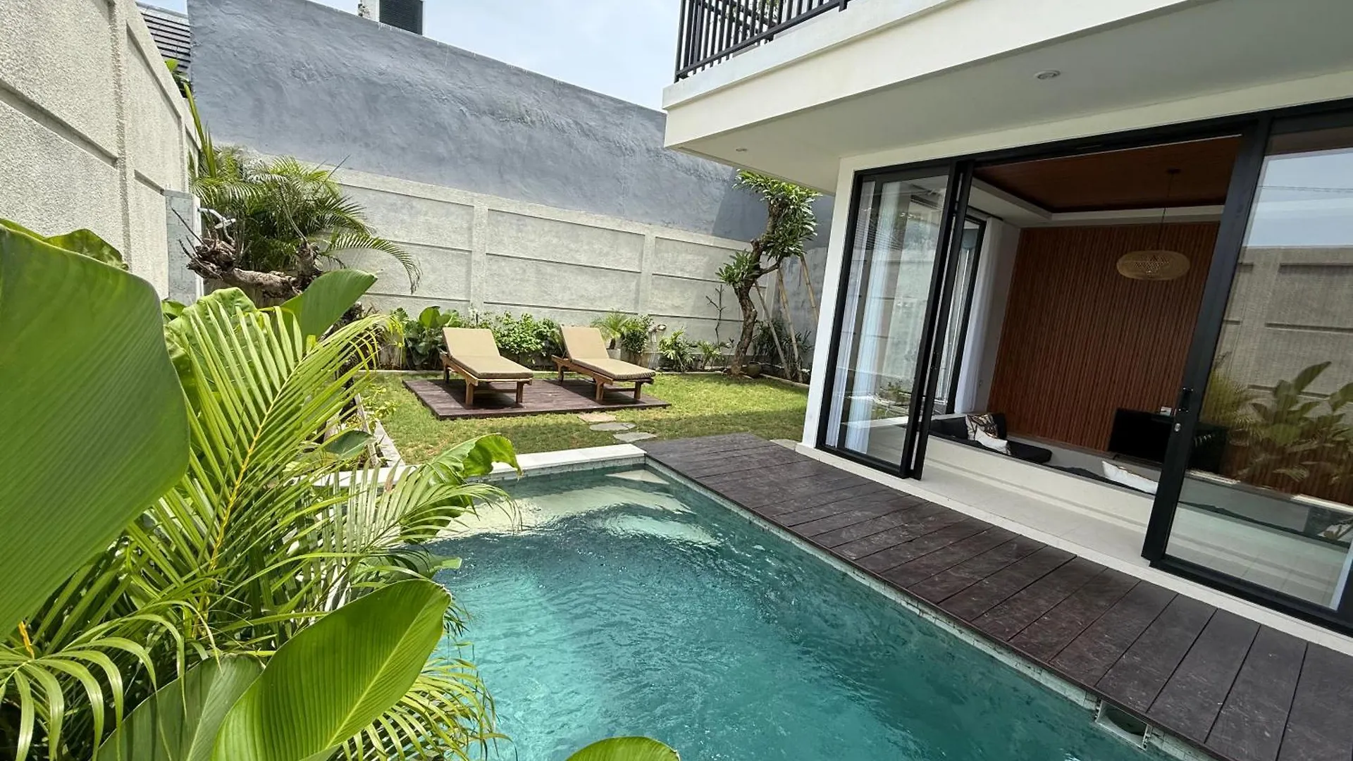 Leyan Villa Seminyak contacts